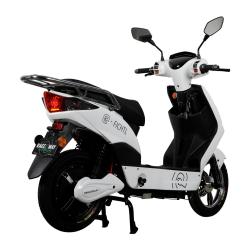 RACCEWAY Elektroskútr E-fichtl bílý-lesklý s baterií 20Ah + sleva 1500,- na příslušenství
