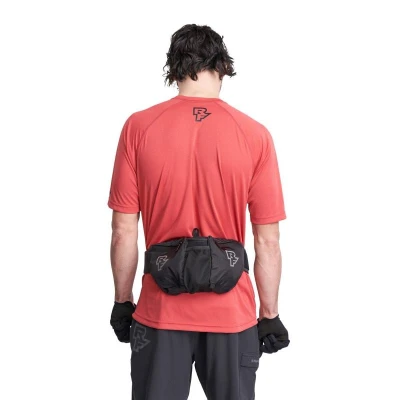 Race Face Stash Quick Rip Bag Stealth ledvinka