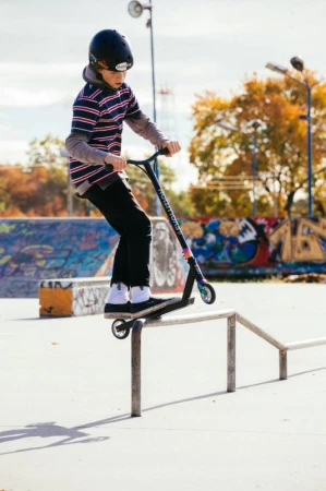 Raven Evolution Laredo Lime ABEC9 110mm freestyle koloběžka