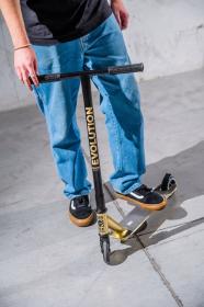 Raven Evolution Rookie Gold freestyle koloběžka