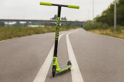 Raven Evolution Rookie Lime freestyle koloběžka