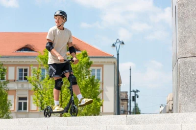 Raven Trader 200mm koloběžka s ruční brzdou a odpružením
