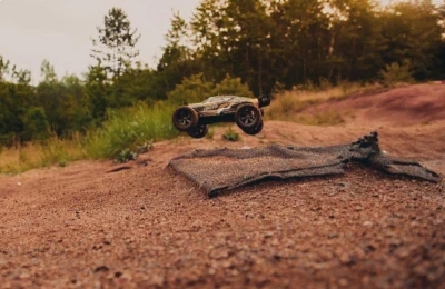 IQ models RC truggy XLH X9116 2WD žlutá