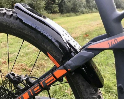 RRP Proguard Front Plain Black Standard blatník