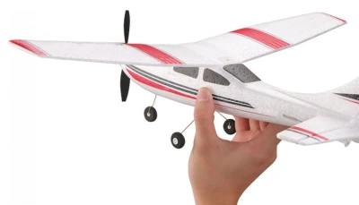 s-Idee RC letadlo CESSNA 182 SKYLANE