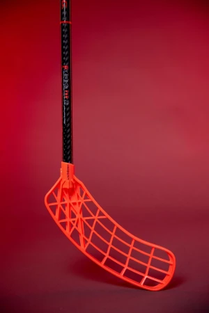 Salming P-series Carbon Pro 2.0 Trident TX 27 Black / Orange + sleva 400,- na příslušenství