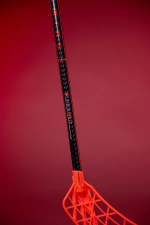 Salming P-series Carbon Pro 2.0 Trident TX 27 Black / Orange + sleva 400,- na příslušenství
