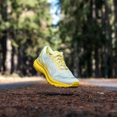 Salming Recoil Prime 2 yellow běžecká obuv POUZE EU 41 - UK 7 - 26 cm (VÝPRODEJ)