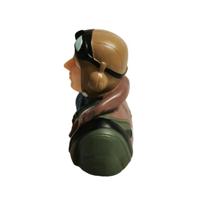 Siva Urs 1:6 figurka pilota