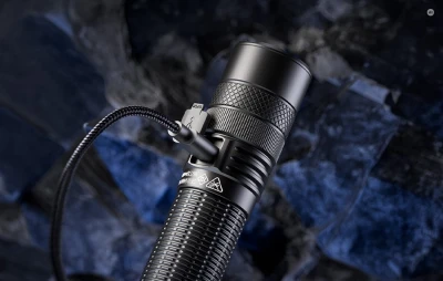Superfire F1-S černá LED svítilna