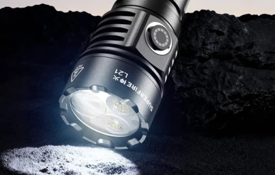 Superfire L21 černá svítilna