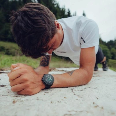 Suunto Race All Black sportovní GPS hodinky