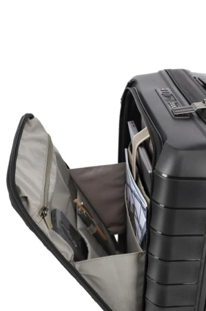 Travelite Mooby S Front pocket Black kufr + kosmetická taštička zdarma