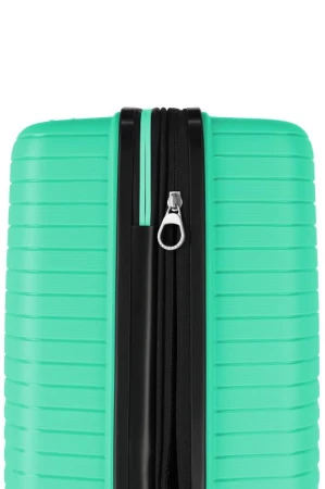 Travelite Orbita M Green kufr + kosmetická taštička zdarma