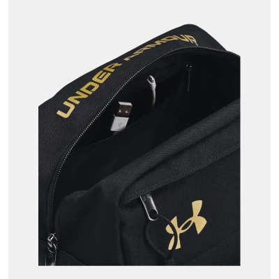 Under Armour UA Contain Travel Kit-BLK taška přes rameno