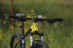 United Clovis 3.10 27,5 Modro/žluté horské kolo + výbava zdarma