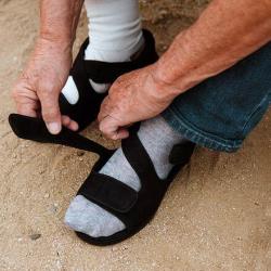 Vlnka Zdravotní ortopedická obuv otevřená se širokým otevíráním Černá POUZE EU 36 (VÝPRODEJ)