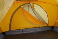 Warmpeace SHARK nugget gold/light grey turistický stan