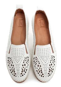 Wild 207V10135 bílé dámské mokasíny