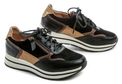 Wojtylko 7A26024 černé dámské polobotky na klínku