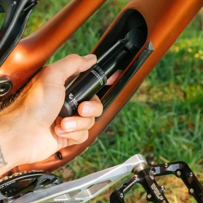 WOLF TOOTH Pumpa Encase Pump 30cc pumpička na kolo