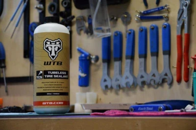 Wtb Bezdušový tmel Tcs Tubeless Tire Sealant 32oz (946 Ml)