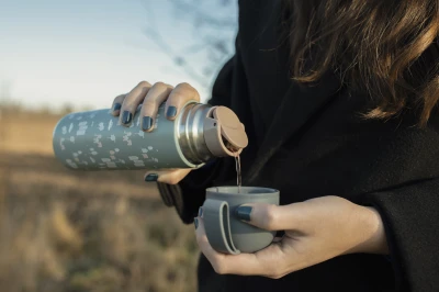 Zopa Termoska na tekutiny se silikonovým držákem 400 ml Cookie beige