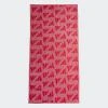 Adidas AOP Towel JG8472 Ručník Velký Adidas AOP Towel JG8472 Ručník Velký