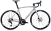 Apache Gila RS3 stříbrné (56 cm) 28" silniční kolo Apache Gila RS3 stříbrné (56 cm) 28" silniční kolo