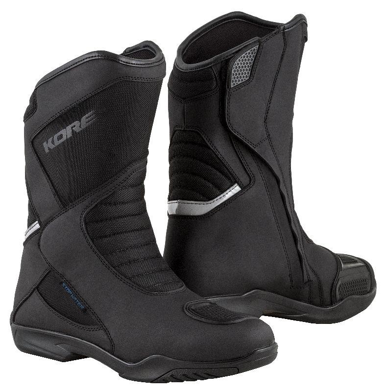 Kore Touring Mid 2.0 Flex Mesh černé boty na motorku + osvěžovač obuvi